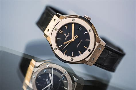 Hublot Classic Fusion King Gold Epitomises Elegance – Hands